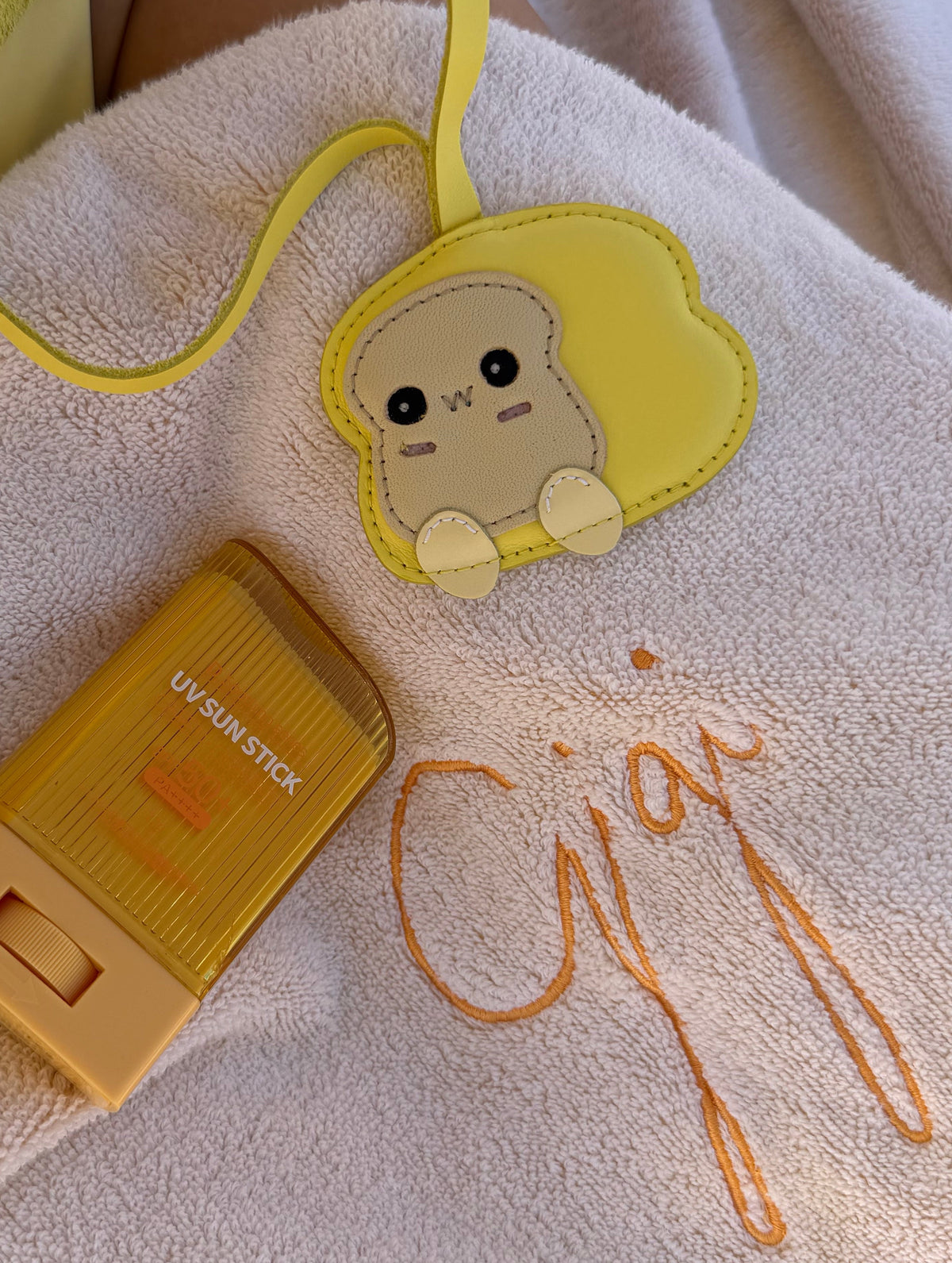 CHARM YELLOW BREAD