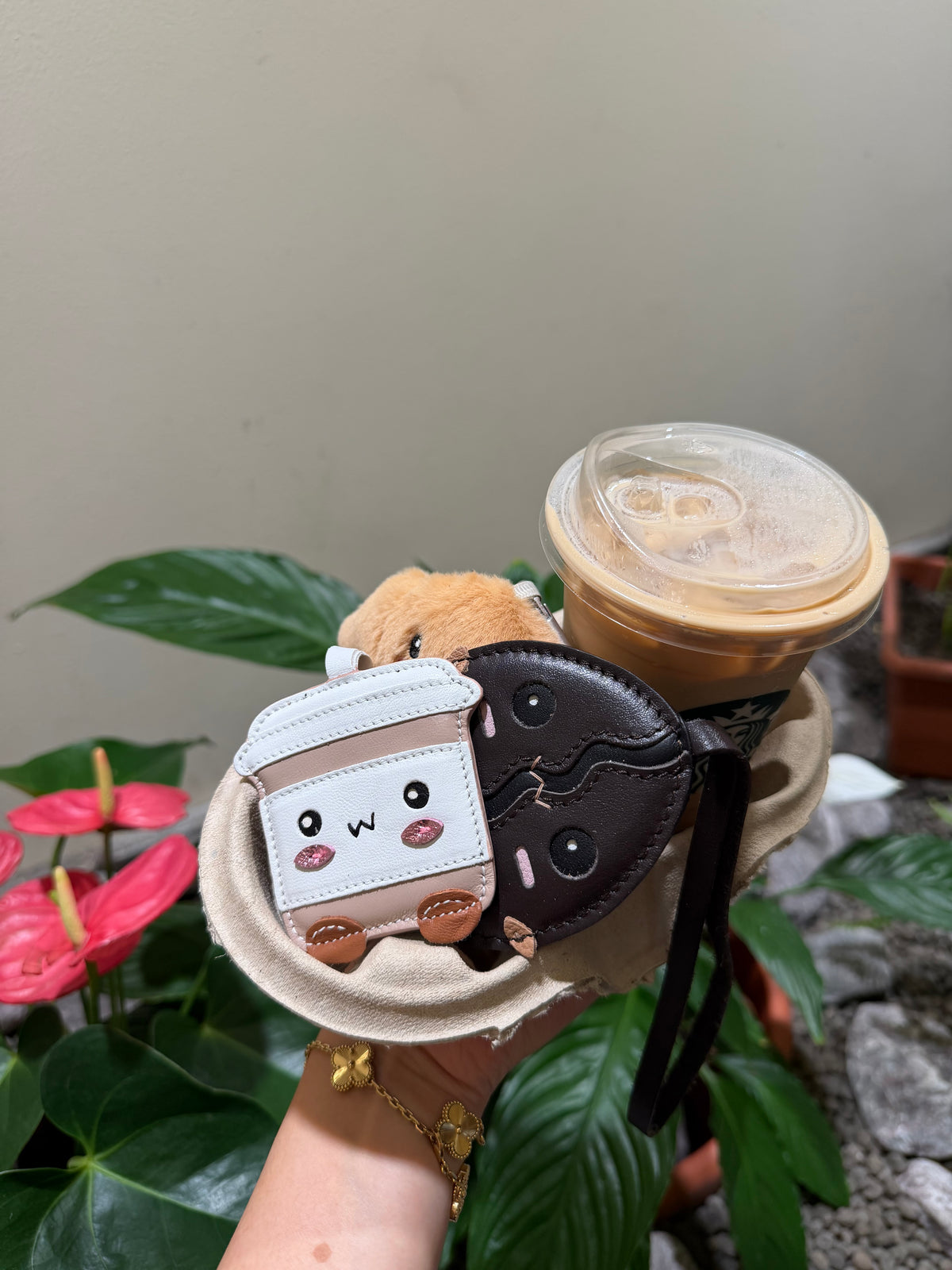 CHARM CHICCO DI CAFFE DARK BROWN