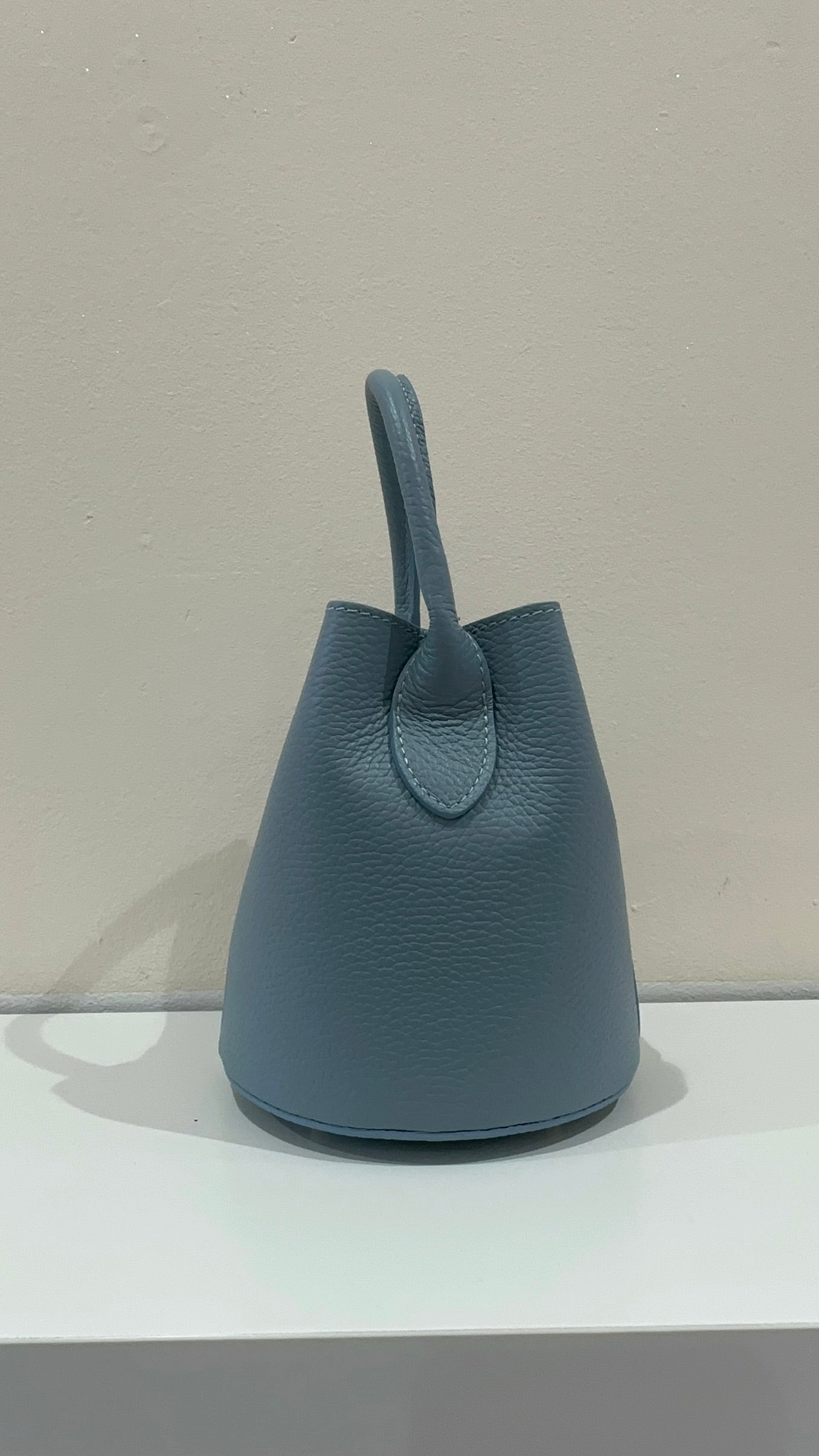 VANESSA BUCKET