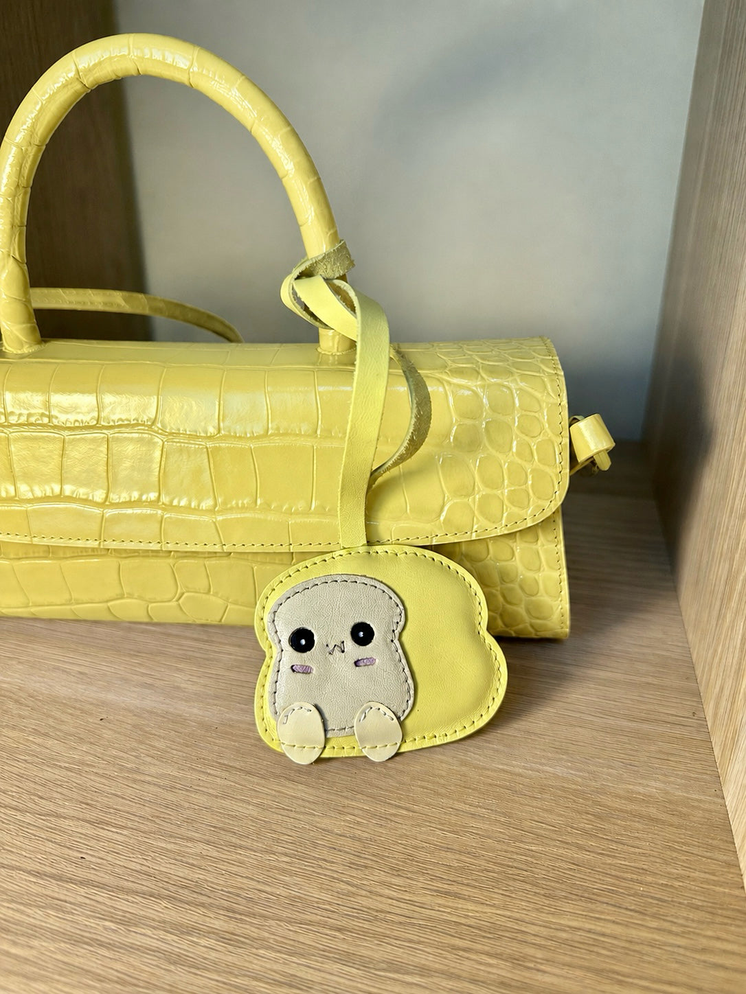 CHARM YELLOW BREAD